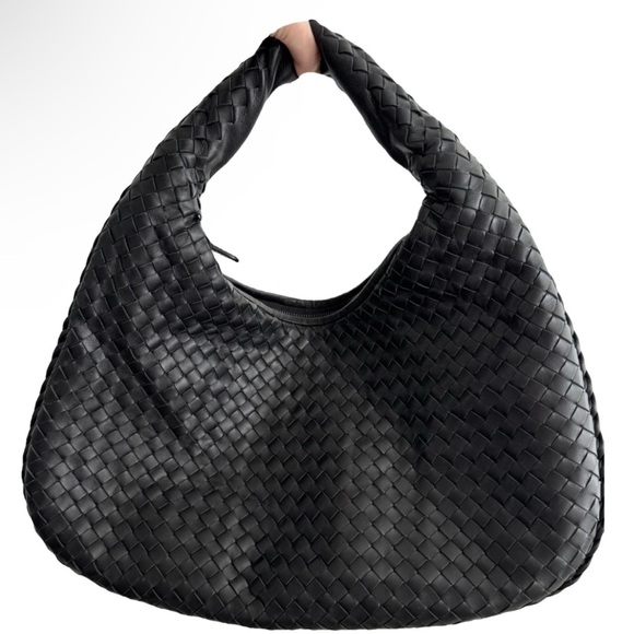 Bottega Veneta Handbags - Bottega Veneta - black medium Veneta bag
